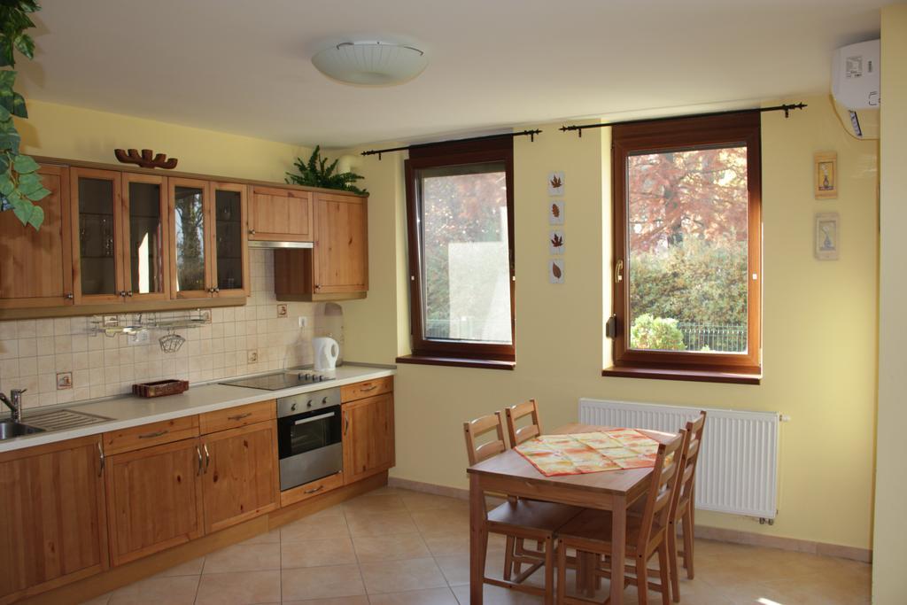 Lakeview Apartment Balatonlelle Bagian luar foto