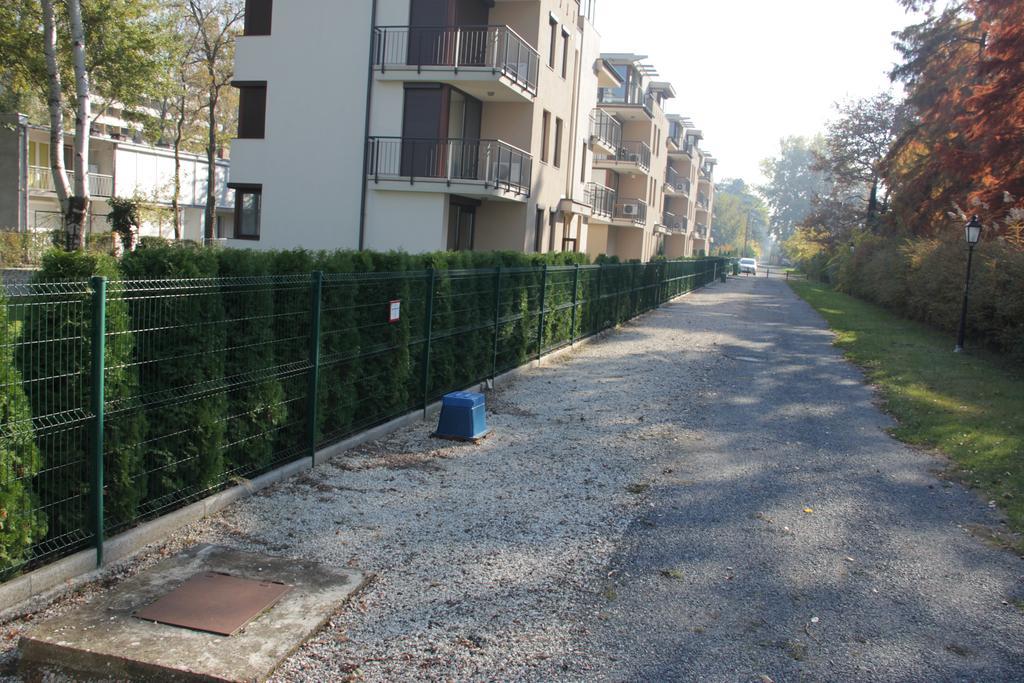Lakeview Apartment Balatonlelle Bagian luar foto